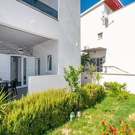 Apartment M&a Vojnovic Omis Duce