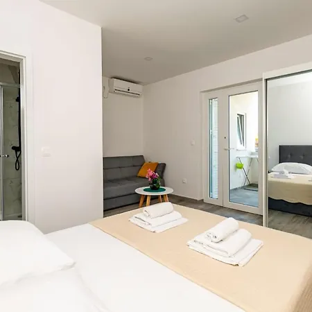 Studio Apartman Duce Duće