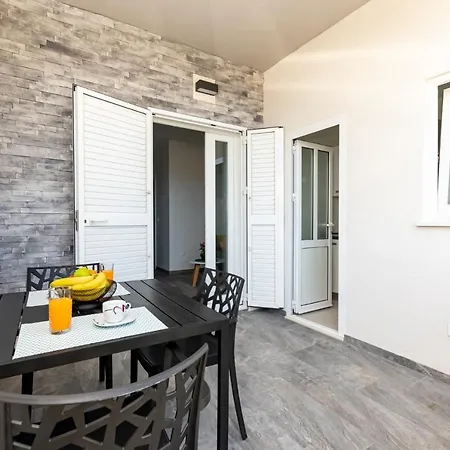 Studio Apartman Duce